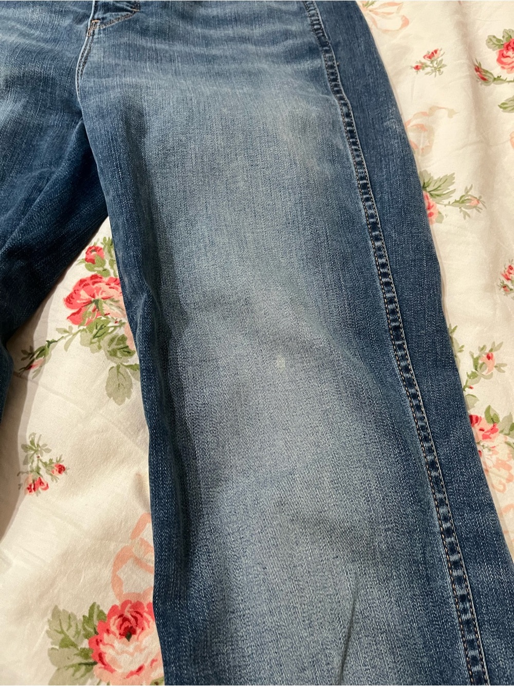 WHBM Classic Blue Women's Straight slim Jeans with Decorative Hem size 0 - Picture 4 of 10